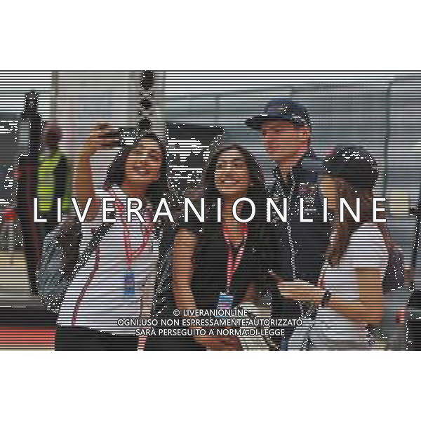 Max Verstappen (NLD) Red Bull Racing with fans in the paddock. 30.06.2022. Formula 1 World Championship, Rd 10, British Grand Prix, Silverstone, England, Preparation Day. - www.xpbimages.com, EMail: requests@xpbimages.com © Copyright: Moy / XPB Images/AGENZIA ALDO LIVERANI SAS - ITALY ONLY EDITORIAL USE ONLY