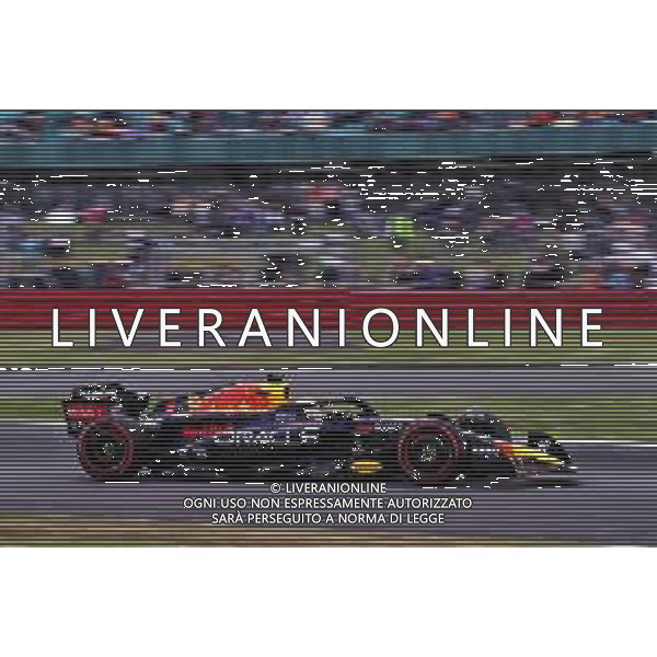Max Verstappen (NLD) Red Bull Racing RB18. 01.07.2022. Formula 1 World Championship, Rd 10, British Grand Prix, Silverstone, England, Practice Day. - www.xpbimages.com, EMail: requests@xpbimages.com © Copyright: Moy / XPB Images/AGENZIA ALDO LIVERANI SAS - ITALY ONLY EDITORIAL USE ONLY