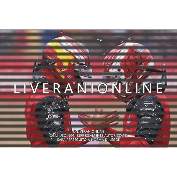 (L to R): Carlos Sainz Jr (ESP) Ferrari celebrates his pole position in qualifying parc ferme with team mate Charles Leclerc (MON) Ferrari. 02.07.2022. Formula 1 World Championship, Rd 10, British Grand Prix, Silverstone, England, Qualifying Day. - www.xpbimages.com, EMail: requests@xpbimages.com © Copyright: Moy / XPB Images/AGENZIA ALDO LIVERANI SAS - ITALY ONLY EDITORIAL USE ONLY