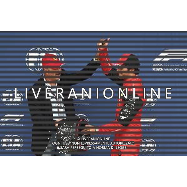 Nigel Mansell (GBR) with Carlos Sainz Jr (ESP) Ferrari F1-75. 02.07.2022. Formula 1 World Championship, Rd 10, British Grand Prix, Silverstone, England, Qualifying Day. - www.xpbimages.com, EMail: requests@xpbimages.com ¬© Copyright: Batchelor / XPB Images/AGENZIA ALDO LIVERANI SAS - ITALY ONLY EDITORIAL USE ONLY