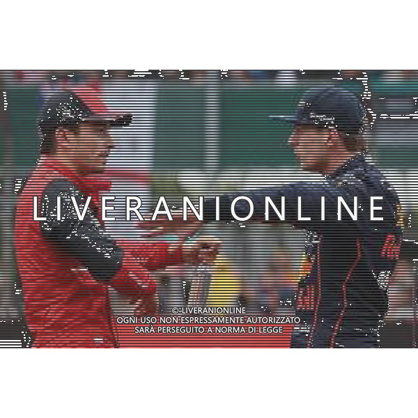 Charles Leclerc (MON) Ferrari F1-75 with Max Verstappen (NLD) Red Bull Racing RB18. 02.07.2022. Formula 1 World Championship, Rd 10, British Grand Prix, Silverstone, England, Qualifying Day. - www.xpbimages.com, EMail: requests@xpbimages.com ¬© Copyright: Batchelor / XPB Images/AGENZIA ALDO LIVERANI SAS - ITALY ONLY EDITORIAL USE ONLY
