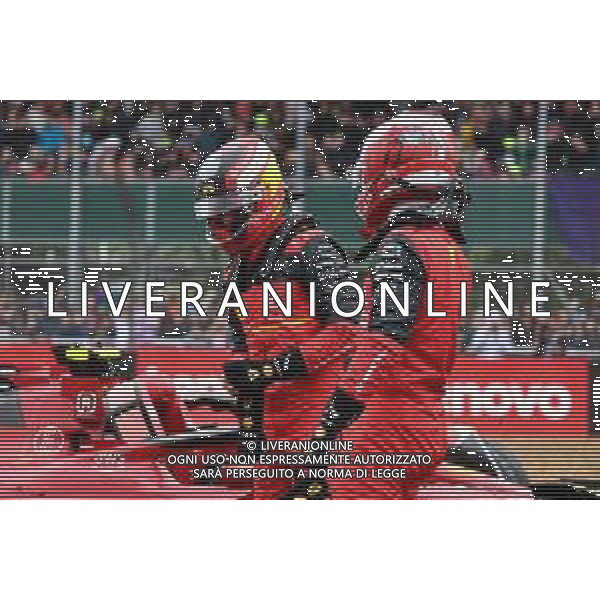 Carlos Sainz Jr (ESP) Ferrari F1-75 and Charles Leclerc (MON) Ferrari F1-75. 02.07.2022. Formula 1 World Championship, Rd 10, British Grand Prix, Silverstone, England, Qualifying Day. - www.xpbimages.com, EMail: requests@xpbimages.com ¬© Copyright: Batchelor / XPB Images/AGENZIA ALDO LIVERANI SAS - ITALY ONLY EDITORIAL USE ONLY