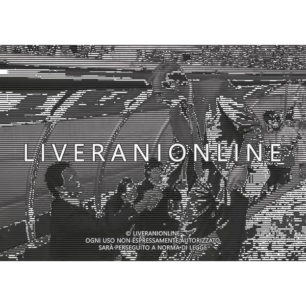 06-09-1992 MILANO CAMPIONATO DI CALCIO SERIE A MILAN -FOGGIA 1-0 NELLA FOTO FABIO CAPELLO ALLENATORE MILAN CALCIO CON ZDENEK SEMAN ALLENATORE FOGGIA CALCIO AG ALDO LIVERANI SAS 