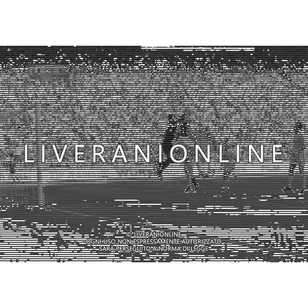 06-09-1992 MILANO CAMPIONATO DI CALCIO SERIE A MILAN -FOGGIA 1-0 NELLA FOTO FRANCESCO MANCINI PARA SU MARCO VAN BASTEN AG ALDO LIVERANI SAS