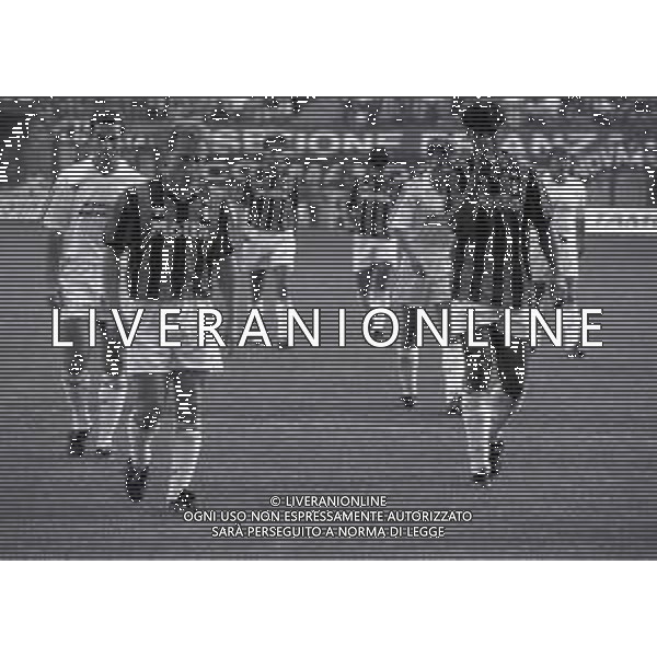 06-09-1992 MILANO CAMPIONATO DI CALCIO SERIE A MILAN -FOGGIA 1-0 NELLA FOTO JEAN PIERRE PAPIN E FRANK RIJKAARD AG ALDO LIVERANI SAS
