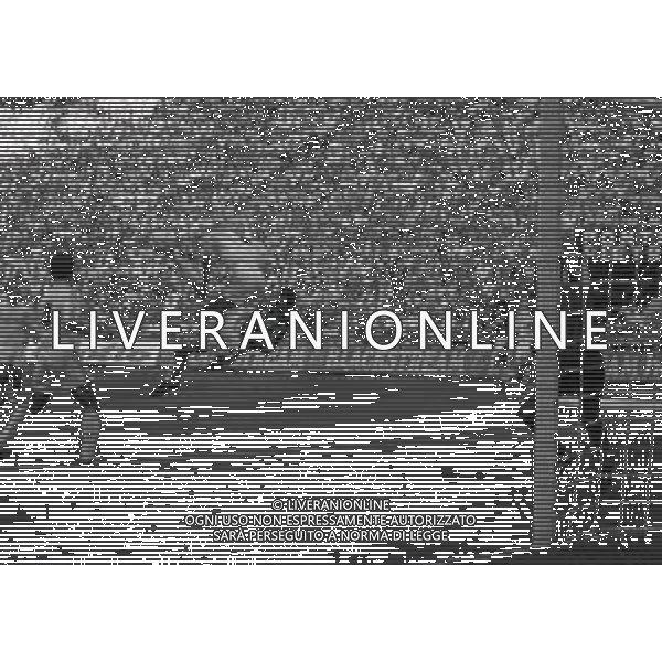 06-09-1992 MILANO CAMPIONATO DI CALCIO SERIE A MILAN -FOGGIA 1-0 NELLA FOTO ROVESCIATA MARCO VAN BASTEN AG ALDO LIVERANI SAS