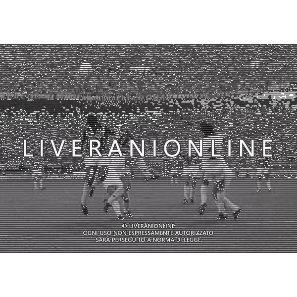 06-09-1992 MILANO CAMPIONATO DI CALCIO SERIE A MILAN -FOGGIA 1-0 NELLA FOTO JEAN PIERRE PAPIN E GIANLUIGI LENTINI AG ALDO LIVERANI SAS