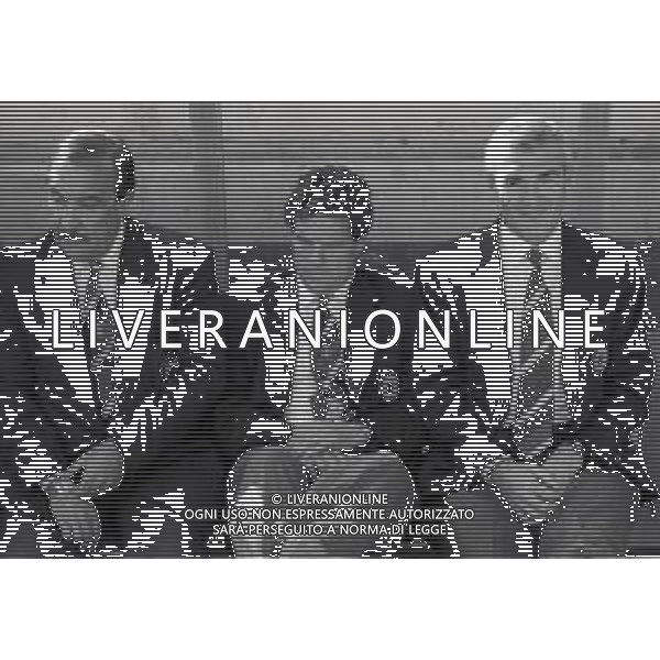 06-09-1992 MILANO CAMPIONATO DI CALCIO SERIE A MILAN -FOGGIA 1-0 NELLA FOTO FABIO CAPELLO ALLENATORE MILAN CALCIO CON SILVANO RAMACCIONI E IL DOTTOR MONTI AG ALDO LIVERANI SAS