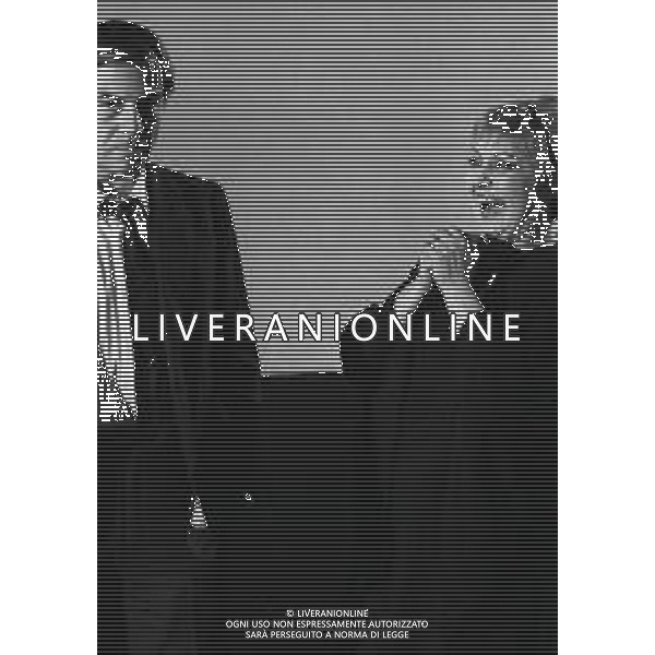 RETROSPETTIVA ENRICO MARIA SALERNO ATTORE NELLA FOTO ENRICO MARIA SALERNO CON LEA PADOVANI NELL\'ANNO 1970 SUL SET DEL FILM “CIAO GULLIVER“ AG ALDO LIVERANI SAS 