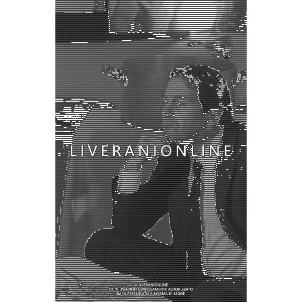 RETROSPETTIVA ENRICO MARIA SALERNO ATTORE NELLA FOTO ENRICO MARIA SALERNO NELL\'ANNO 1970 SUL SET DEL FILM “CIAO GULLIVER“ AG ALDO LIVERANI SAS 