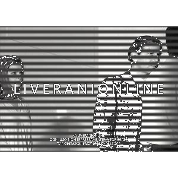 RETROSPETTIVA ENRICO MARIA SALERNO ATTORE NELLA FOTO ENRICO MARIA SALERNO CON LUCIA BOSE\' NELL\'ANNO 1970 SUL SET DEL FILM “CIAO GULLIVER“ AG ALDO LIVERANI SAS 
