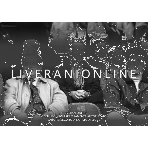 04-11-1992 MILANO OTTAVI DI FINALE DI RITORNO CHAMPIONS LEAGUE MILAN SLOVAN BRATISLAVA 4-0 NELLA FOTO KARL HEINZE RUMMENIGGE CON LA MOGLIE IN TRIBUNA AG ALDO LIVERANI SAS