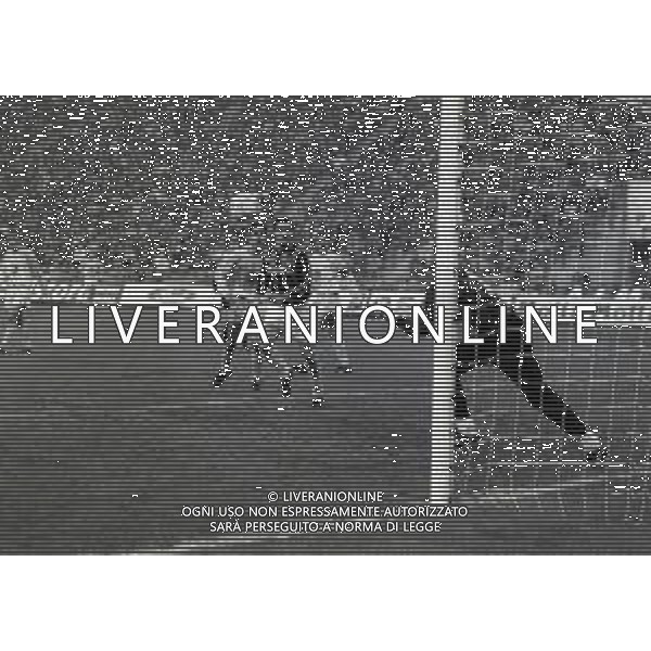 04-11-1992 MILANO OTTAVI DI FINALE DI RITORNO CHAMPIONS LEAGUE MILAN SLOVAN BRATISLAVA 4-0 NELLA FOTO AZIONE DI GIOCO AG ALDO LIVERANI SAS