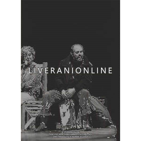 RETROSPETTIVA ENRICO MARIA SALERNO ATTORE NELLA FOTO ENRICO MARIA SALERNO NELL\'ANNO 1980 NELLA COMMEDIA TEATRALE “IO,L\'EREDE“ AG ALDO LIVERANI SAS  