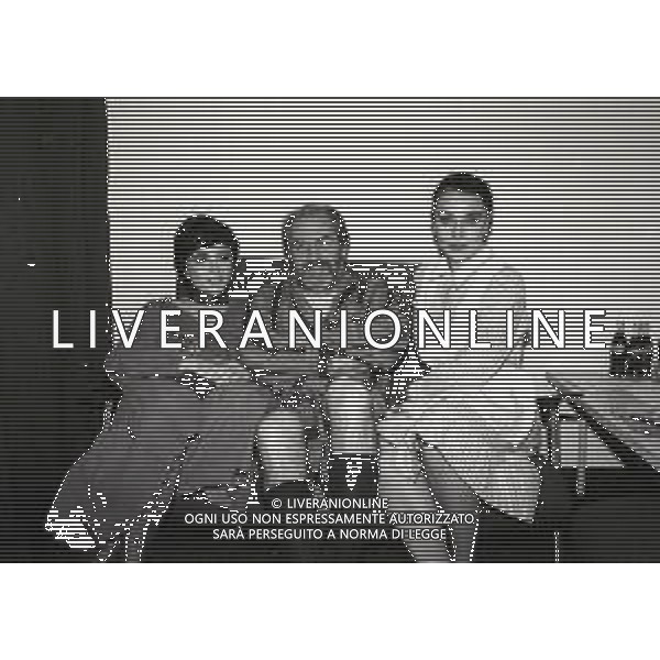 RETROSPETTIVA ENRICO MARIA SALERNO ATTORE NELLA FOTO ENRICO MARIA SALERNO CON CLARA BINOLI E VERONICA LARIO NELL\'ANNO 1980 NELLA COMMEDIA TEATRALE “IO,L\'EREDE“ AG ALDO LIVERANI SAS    