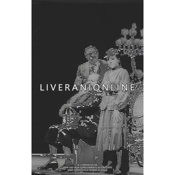 RETROSPETTIVA ENRICO MARIA SALERNO ATTORE NELLA FOTO ENRICO MARIA SALERNO NELL\'ANNO 1980 NELLA COMMEDIA TEATRALE “IO,L\'EREDE“ AG ALDO LIVERANI SAS  