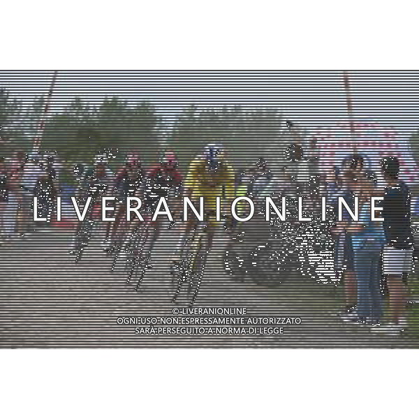 06-07-2022 Tour De France; Tappa 05 Lille - Arenberg; 2022, Jumbo - Visma; 2022, Ineos - Grenadiers; Van Aert, Wout; Pidcock, Thomas; Pont Gibus; ©SIROTTI/ AGENZIA ALDO LIVERANI SAS