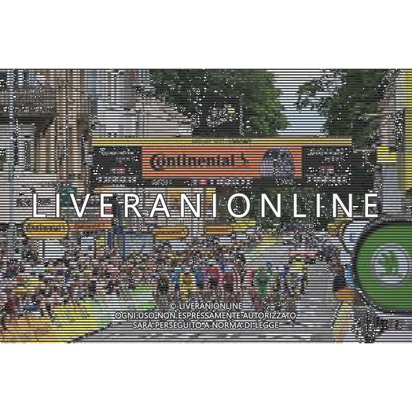 07-07-2022 Tour De France; Tappa 06 Binche - Longwy; 2022, Jumbo - Visma; 2022, Quick Step - Alpha Vinyl; Van Aert, Wout; Jakobsen, Fabio; Longwy; ©SIROTTI/AGENZIA ALDO LIVERANI SAS