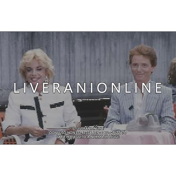 RETROSPETTIVA OSVALDO BEVILACQUA GIORNALISTA E CONDUTTORE TELEVISIVO NELLA FOTO CON MARIA GIOVANNA ELMI NEL 1985 ©Archivio Giovanni Liverani/ AG ALDO LIVERANI SAS