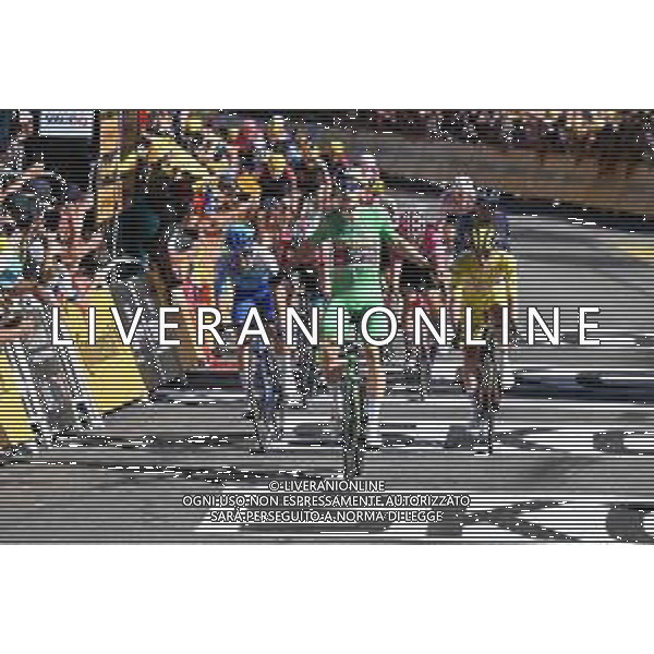 09-07-2022 Tour De France; Tappa 08 Dole - Lausanne; 2022, Jumbo - Visma; 2022, Uae Emirates; 2022, Bikeexchange - Jayco; Van Aert, Wout; Pogacar, Tadej; Matthews, Michael; Lausanne; ©SIROTTI/AGENZIA ALDO LIVERANI SAS