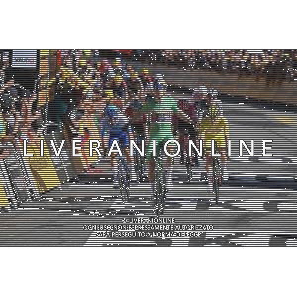 09-07-2022 Tour De France; Tappa 08 Dole - Lausanne; 2022, Jumbo - Visma; 2022, Uae Emirates; 2022, Bikeexchange - Jayco; Van Aert, Wout; Pogacar, Tadej; Matthews, Michael; Lausanne; ©SIROTTI/AGENZIA ALDO LIVERANI SAS