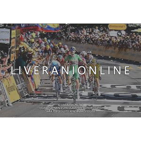 09-07-2022 Tour De France; Tappa 08 Dole - Lausanne; 2022, Jumbo - Visma; 2022, Uae Emirates; 2022, Bikeexchange - Jayco; Van Aert, Wout; Pogacar, Tadej; Matthews, Michael; Lausanne; ©SIROTTI/AGENZIA ALDO LIVERANI SAS