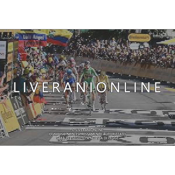 09-07-2022 Tour De France; Tappa 08 Dole - Lausanne; 2022, Jumbo - Visma; 2022, Uae Emirates; 2022, Bikeexchange - Jayco; Van Aert, Wout; Pogacar, Tadej; Matthews, Michael; Lausanne; ©SIROTTI/AGENZIA ALDO LIVERANI SAS