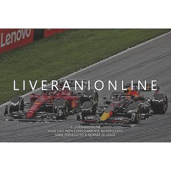 Max Verstappen (NLD) Red Bull Racing RB18 and Charles Leclerc (MON) Ferrari F1-75 battle for position. 10.07.2022. Formula 1 World Championship, Rd 11, Austrian Grand Prix, Spielberg, Austria, Race Day. - www.xpbimages.com, EMail: requests@xpbimages.com © Copyright: Coates / XPB Images/AGENZIA ALDO LIVERANI SAS - ITALY ONLY EDITORIAL USE ONLY