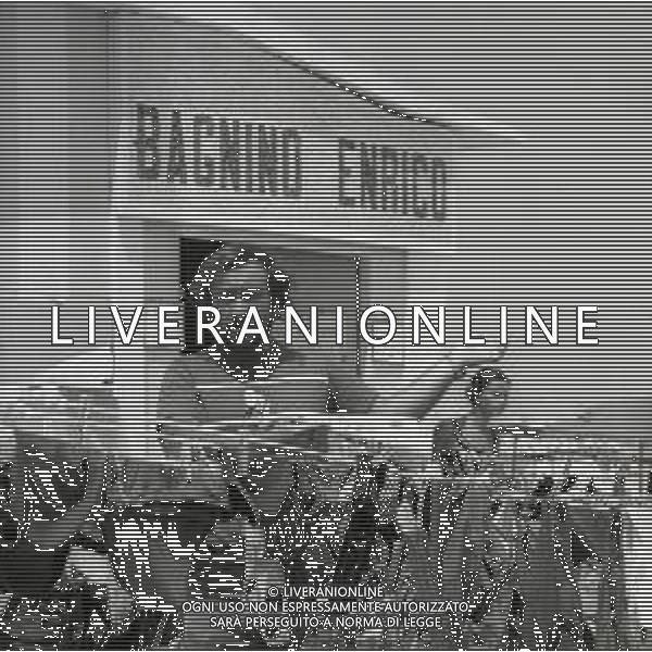 RETROSPETTIVA LUCIO DALLA CANTANTE NELLA FOTO LUCIO DALLA A PESARO NELL\'ANNO 1966 AG ALDO LIVERANI SAS