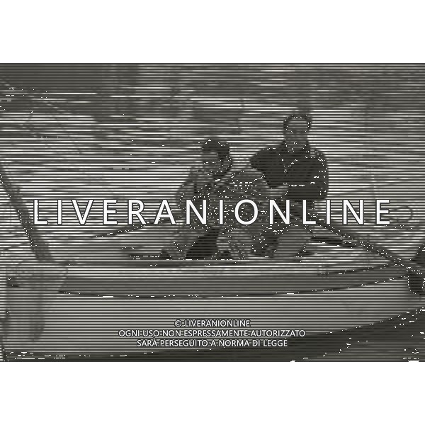 RETROSPETTIVA LUCIO DALLA CANTANTE NELLA FOTO LUCIO DALLA A ROMA SUL TEVERE NELL\'ANNO 1968 AG ALDO LIVERANI SAS 
