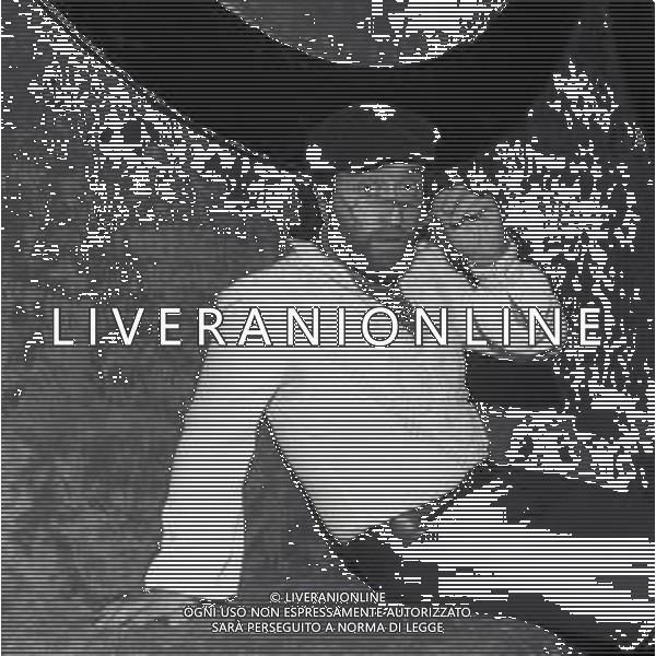 RETROSPETTIVA LUCIO DALLA CANTANTE NELLA FOTO LUCIO DALLA A MILANO NELL\'ANNO 1971  AG ALDO LIVERANI SAS 