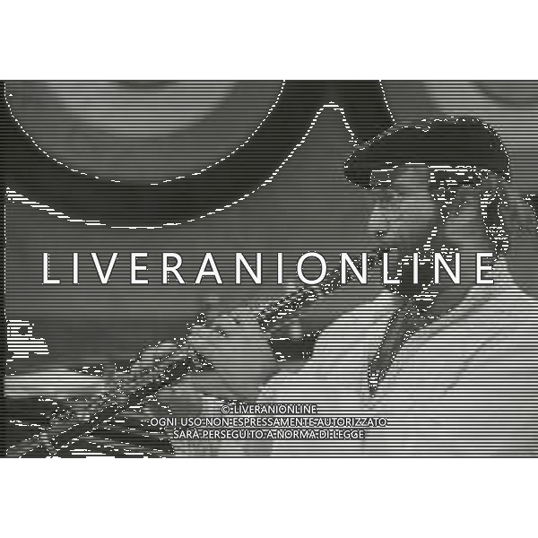 RETROSPETTIVA LUCIO DALLA CANTANTE NELLA FOTO LUCIO DALLA A MILANO NELL\'ANNO 1971  AG ALDO LIVERANI SAS 