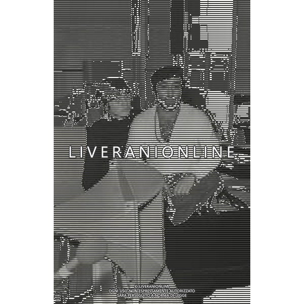 RETROSPETTIVA LUCIO DALLA CANTANTE NELLA FOTO LUCIO DALLA CON RON A MILANO NELL\'ANNO 1971  AG ALDO LIVERANI SAS 