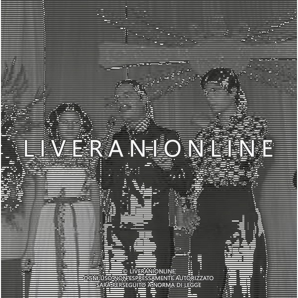 1974 SAINT VINCENT PREMIO "LE GROLLE D\'ORO " NELLA FOTO NINO MANFREDI AG ALDO LIVERANI SAS