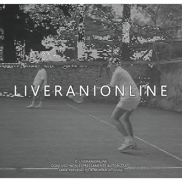 RETROSPETTIVA GINO BRAMIERI ATTORE NELLA FOTO GINO BRAMIERI A CUNARDO IL 02-08-1964 GIOCA A TENNIS CON IL FIGLIO CESARE AG ALDO LIVERANI SAS