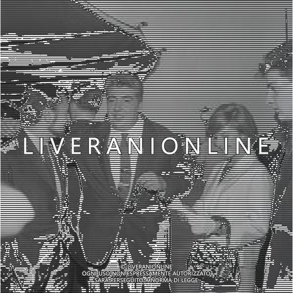 RETROSPETTIVA GINO BRAMIERI ATTORE NELLA FOTO GINO BRAMIERI A MILANO A TERRAZZA MARTINI NELL\'ANNO 1964 CON GABRIELLA FARINON E LAZZARINO AG ALDO LIVERANI SAS