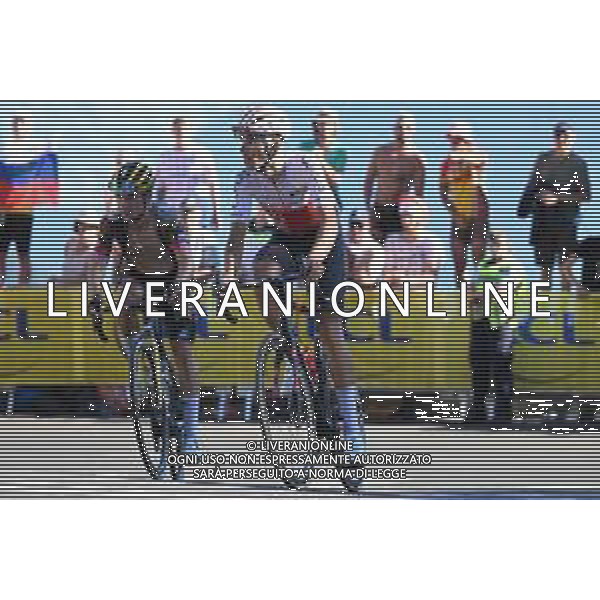 14-07-2022 Tour De France; Tappa 12 Briancon - L\'alpe D\'huez; 2022, Cofidis; 2022, Jumbo - Visma; Perez, Anthony; Roglic, Primoz; L\'alpe D\'huez;/AGENZIA ALDO LIVERANI SAS