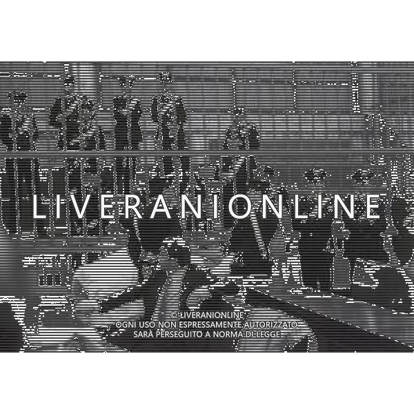 RETROSPETTIVA CORRADO ALUNNI TERRORISTA E AFFILIATO ALLE BRIGATE ROSSE NELLA FOTO CORRADO ALUNNI NELL\'ANNO 1980 IN TRIBUNALE A MILANO FERITO DOPO L\'EVASIONE DAL CARCERE DI SAN VITTORE AG ALDO LIVERANI SAS 