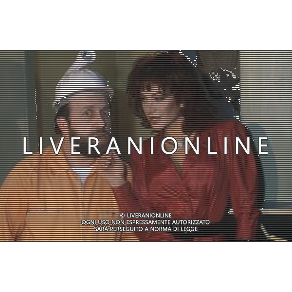 RETROSPETTIVA ENRICO BERUSCHI COMICO NELLA FOTO NEL PROGRAMMA TELEVISIVO \'DRIVE-IN\' NEL 1984 CON CARMEN RUSSO ©Archivio Giovanni Liverani/AGENZIA ALDO LIVERANI SAS