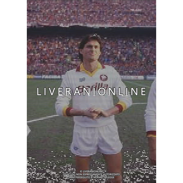 RETROSPETTIVA AGOSTINI MASSIMO CALCIATORE NELLA FOTO MASSIMO AGOSTINI CON LA MAGLIA DELLA ROMA CALCIO AG ALDO LIVERANI SAS