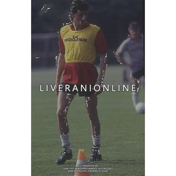 RETROSPETTIVA AGOSTINI MASSIMO CALCIATORE NELLA FOTO MASSIMO AGOSTINI CON LA MAGLIA DEL MILAN CALCIO AG ALDO LIVERANI SAS
