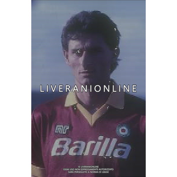 RETROSPETTIVA AGOSTINI MASSIMO CALCIATORE NELLA FOTO MASSIMO AGOSTINI CON LA MAGLIA DELLA ROMA CALCIO AG ALDO LIVERANI SAS