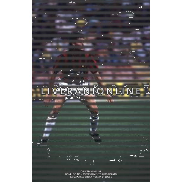 RETROSPETTIVA AGOSTINI MASSIMO CALCIATORE NELLA FOTO MASSIMO AGOSTINI CON LA MAGLIA DEL MILAN CALCIO AG ALDO LIVERANI SAS