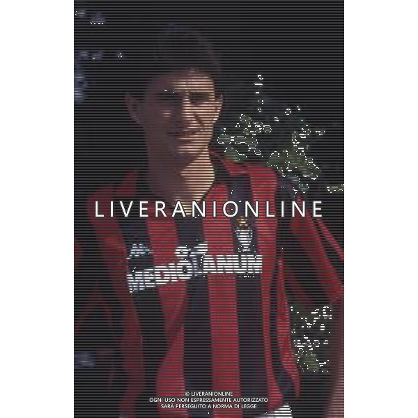RETROSPETTIVA AGOSTINI MASSIMO CALCIATORE NELLA FOTO MASSIMO AGOSTINI CON LA MAGLIA DEL MILAN CALCIO AG ALDO LIVERANI SAS