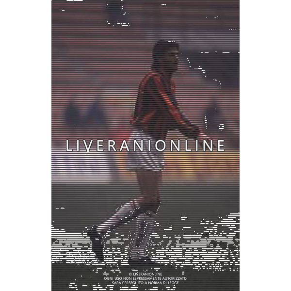 RETROSPETTIVA AGOSTINI MASSIMO CALCIATORE NELLA FOTO MASSIMO AGOSTINI CON LA MAGLIA DEL MILAN CALCIO AG ALDO LIVERANI SAS