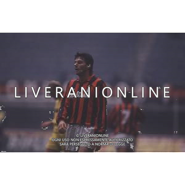 RETROSPETTIVA AGOSTINI MASSIMO CALCIATORE NELLA FOTO MASSIMO AGOSTINI CON LA MAGLIA DEL MILAN CALCIO AG ALDO LIVERANI SAS