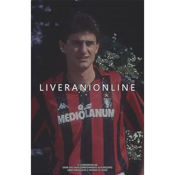 RETROSPETTIVA AGOSTINI MASSIMO CALCIATORE NELLA FOTO MASSIMO AGOSTINI CON LA MAGLIA DEL MILAN CALCIO AG ALDO LIVERANI SAS