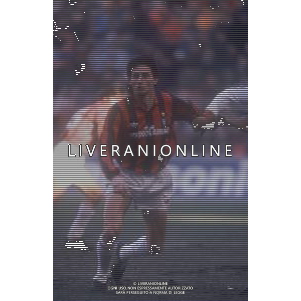 RETROSPETTIVA AGOSTINI MASSIMO CALCIATORE NELLA FOTO MASSIMO AGOSTINI CON LA MAGLIA DEL MILAN CALCIO AG ALDO LIVERANI SAS