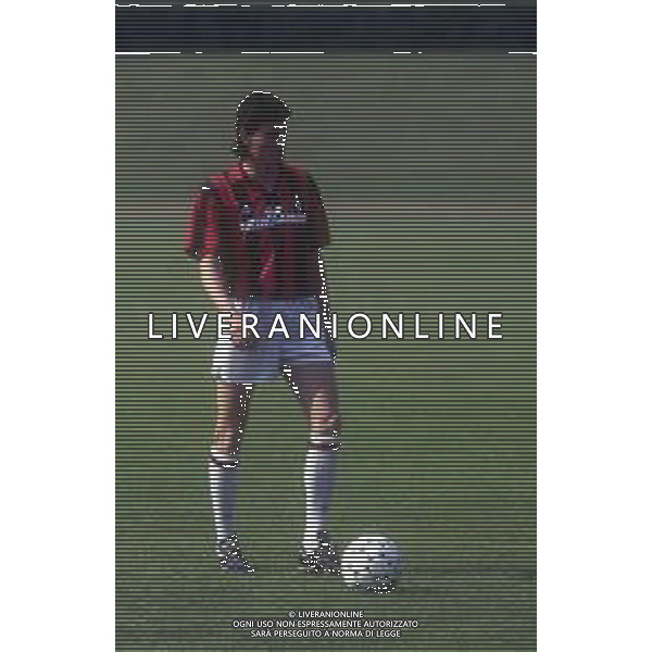 RETROSPETTIVA AGOSTINI MASSIMO CALCIATORE NELLA FOTO MASSIMO AGOSTINI CON LA MAGLIA DEL MILAN CALCIO AG ALDO LIVERANI SAS