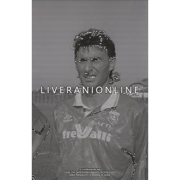 RETROSPETTIVA AGOSTINI MASSIMO CALCIATORE NELLA FOTO MASSIMO AGOSTINI CON LA MAGLIA DELL\'ANCONA CALCIO AG ALDO LIVERANI SAS